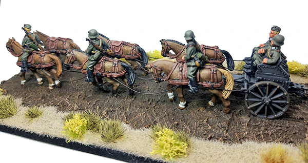 German Limber - six horses, five crew figures and limber (28mm) - Image 2